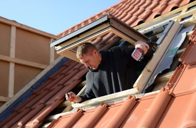 Pose de fenêtres de toit Velux à Fenneviller
